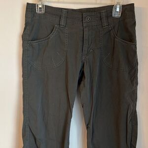 Kuhl Women’s dark charcoal Gray hiking camping outdoors lightweight Pants 4 EUC